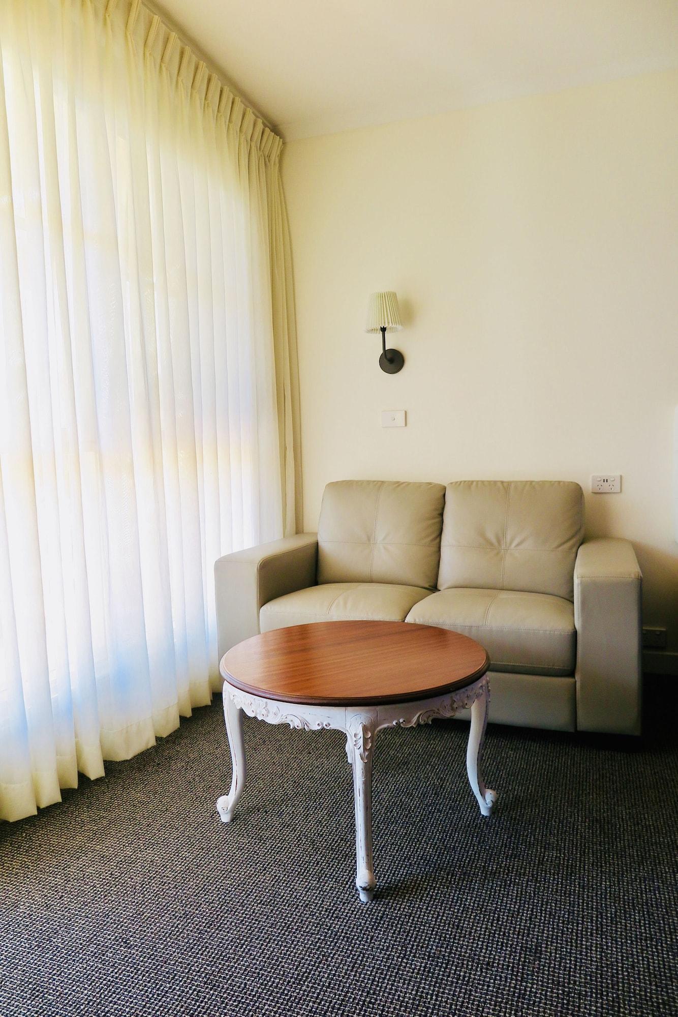 Summerhill Motor Inn (Adults Only) 메림불라 외부 사진