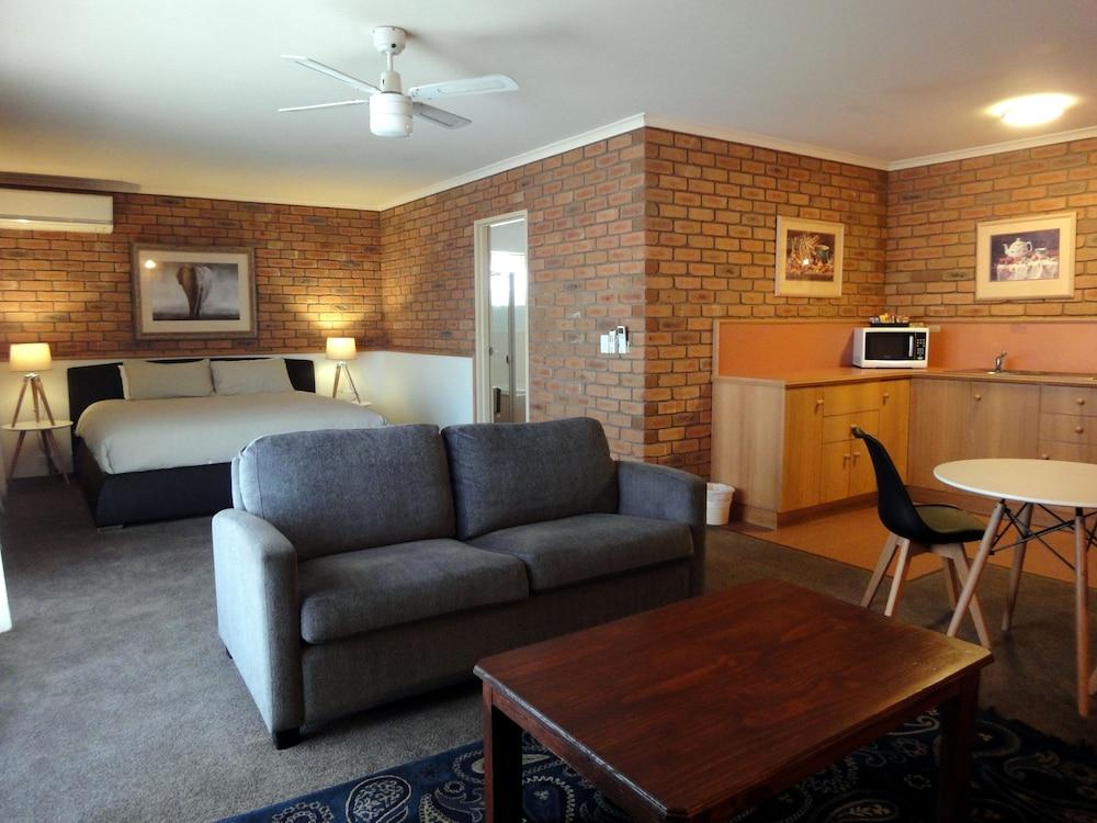 Summerhill Motor Inn (Adults Only) 메림불라 외부 사진